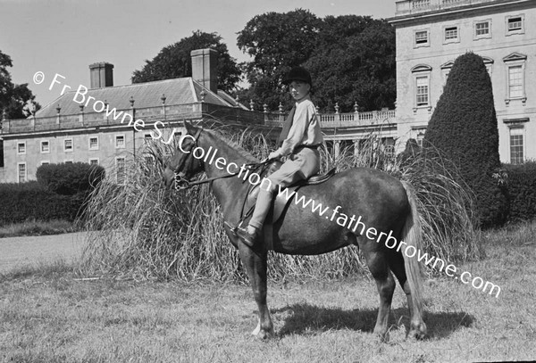 AT CASTLETOWN CHILDREN RIDING HON BUNNY CAREW